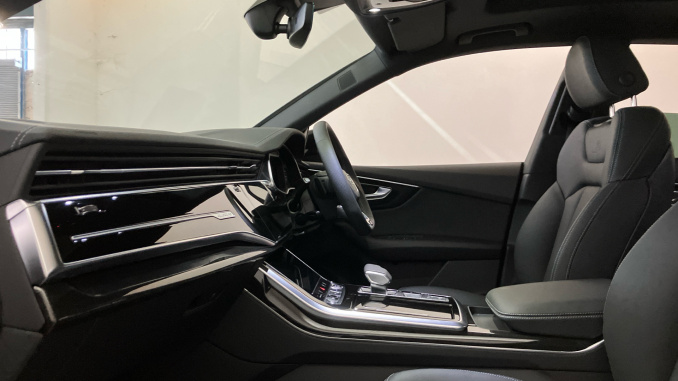 Audi Q8 3.0 TDI Quattro 286 Black Ed 5dr Tiptron Tech Pro Diesel Estate - Image 26
